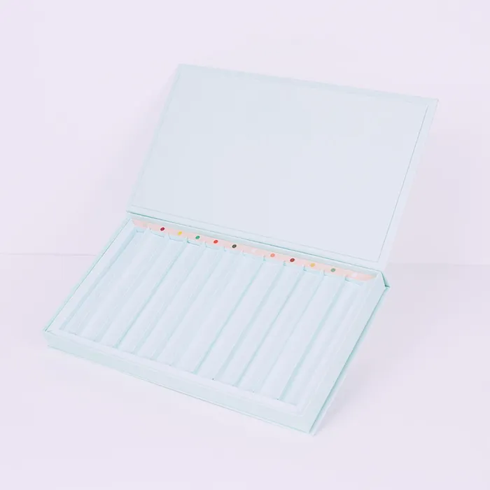 Кутии в стил книга